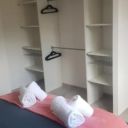 2 Chambres 5 Minutes De La Riviere Et 10 De La Apartment *
