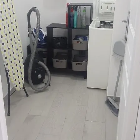 2 Chambres 5 Minutes De La Riviere Et 10 De La Apartment *